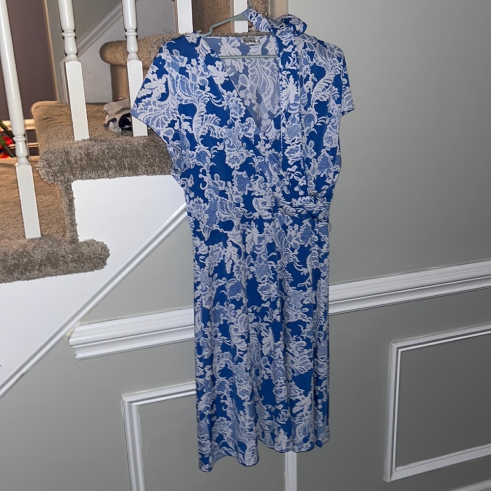 Pretty dress with faux lace design